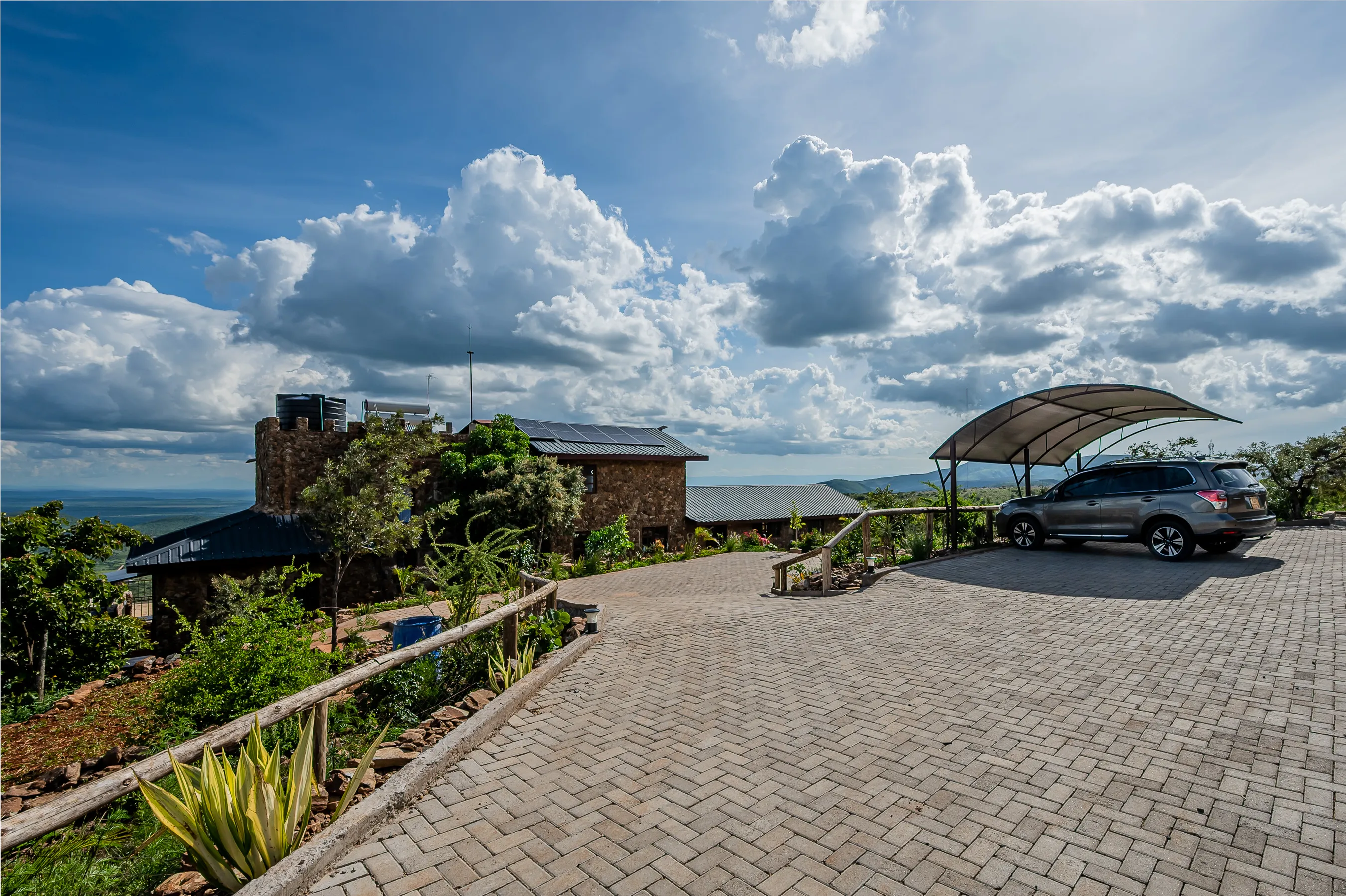 The veranda at Ilchoreta Castle